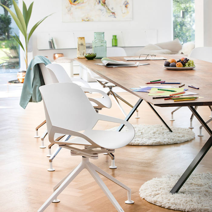 Utforska Vårt Sortiment av Konferensstolar och Stapelbara Stolar