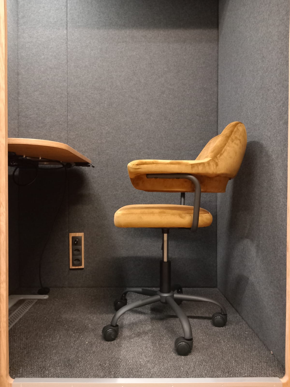 Telefonhytt HIDE Single Plus+ H220 x B130 x D96 cm